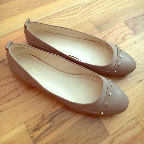 Nine West Shoes - Nine West Nude Flats (Size 11)